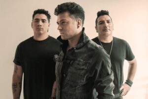Testigo presenta “Rockea (En Vivo)”, un reencuentro con las canciones que marcaron su historia